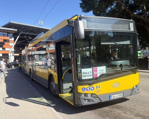 Trolejbus sa objave o obnovljenoj liniji Otoka – Vogošća